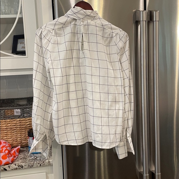 Joie Pitrel Blouse in Windowpane check.
Size M - Picture 2 of 4